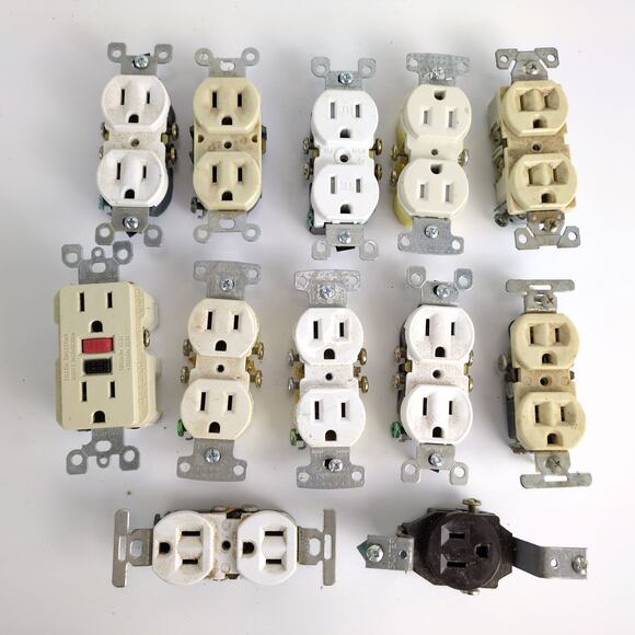 Vtg Lot 12 Wall Receptacles, Residential-Grade Outlets, Duplex Leviton Hubbel+ - Picture 1 of 9